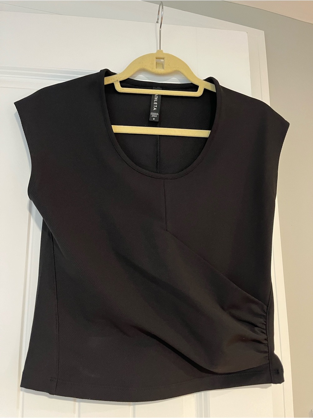 Athleta Black Sleeveless Crewneck Tank Top